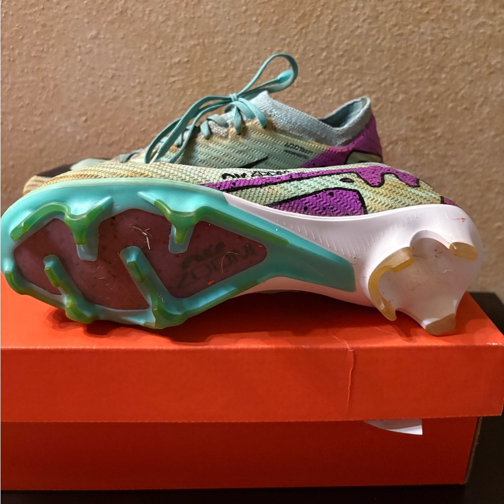 Nike Mercurial Soccer Cleat - Picture 2 of 4